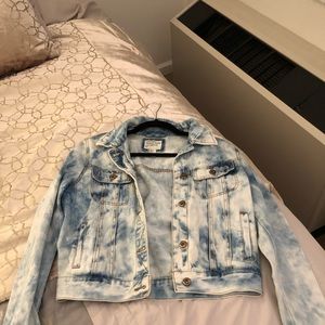 Acid wash Forever 21 jean jacket! (2 FOR 20!)